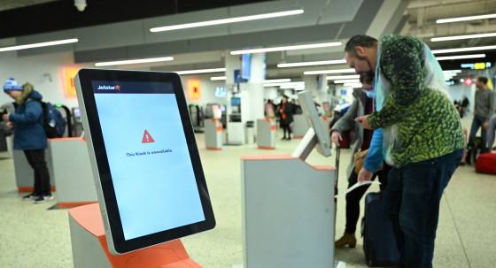 A Jetstar kiosk at Melbourne Airport during the CrowdStrike outage (Image: AAP/James Ross)