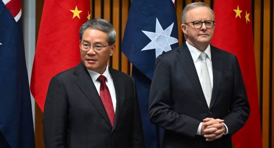 Chinese Premier Li Qiang and Australian Prime Minister Anthony Albanese (Image: AAP/Lukas Coch)